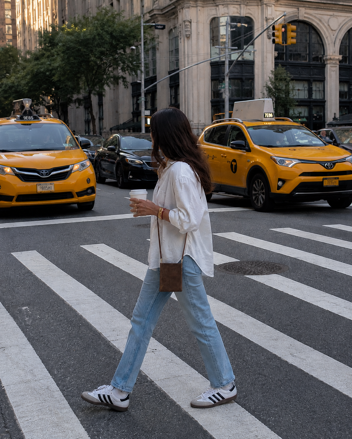 The York - Navy Leather Crossbody Bag